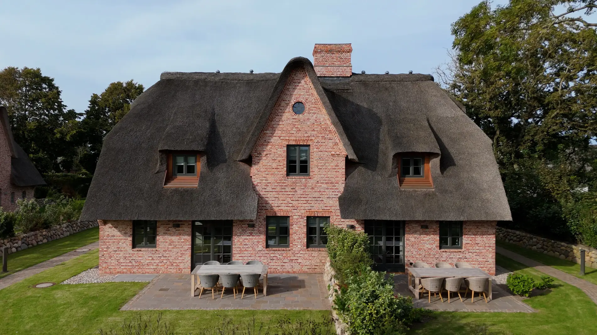 Exklusives Wohnen auf Sylt! Luxuriöse Doppelhaushälfte in Archsum zur Miete