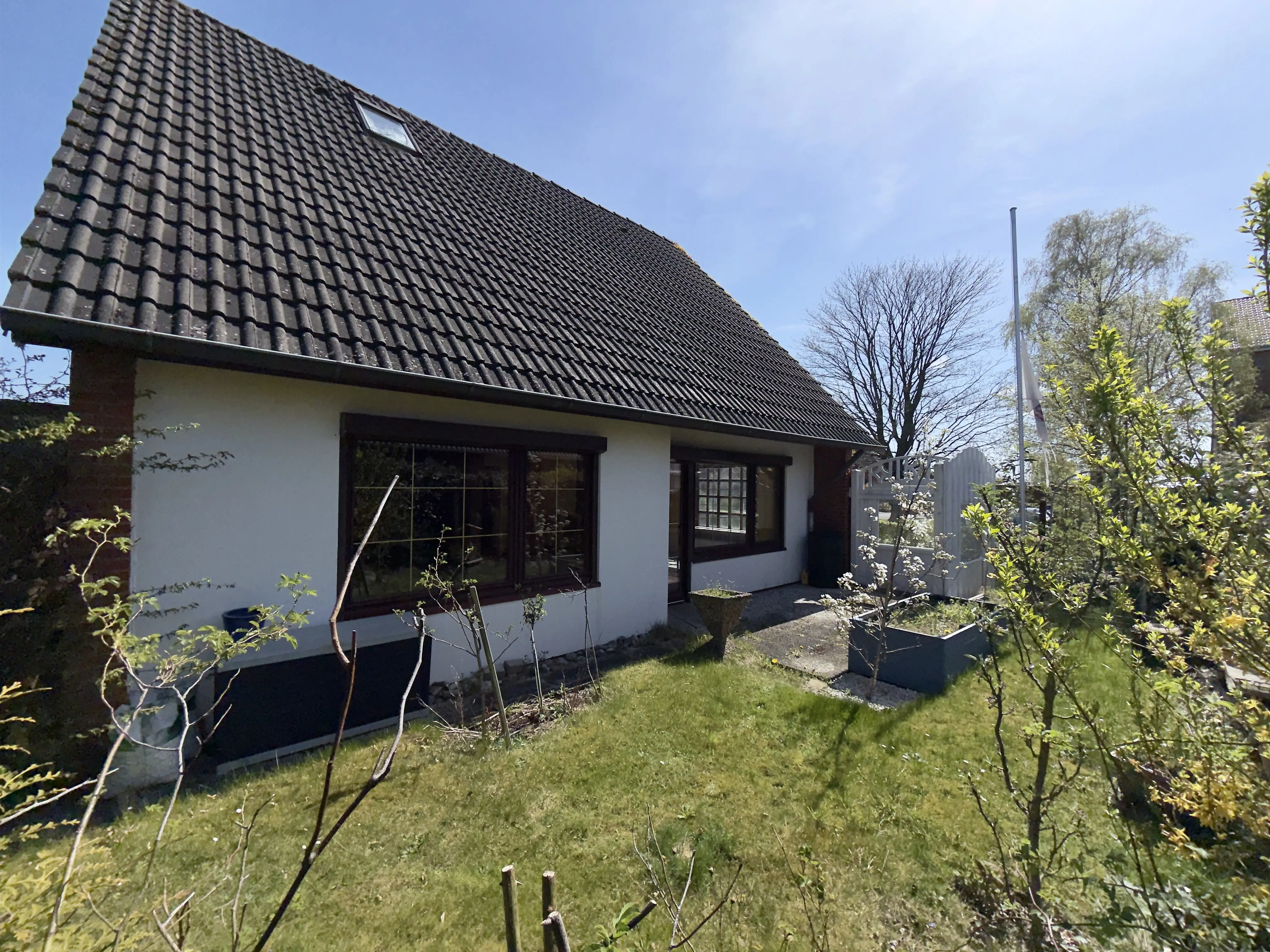 Familientraum mit idyllischem Grundstück! Renovierungsbedürftiges EFH mit Terrasse und Garten