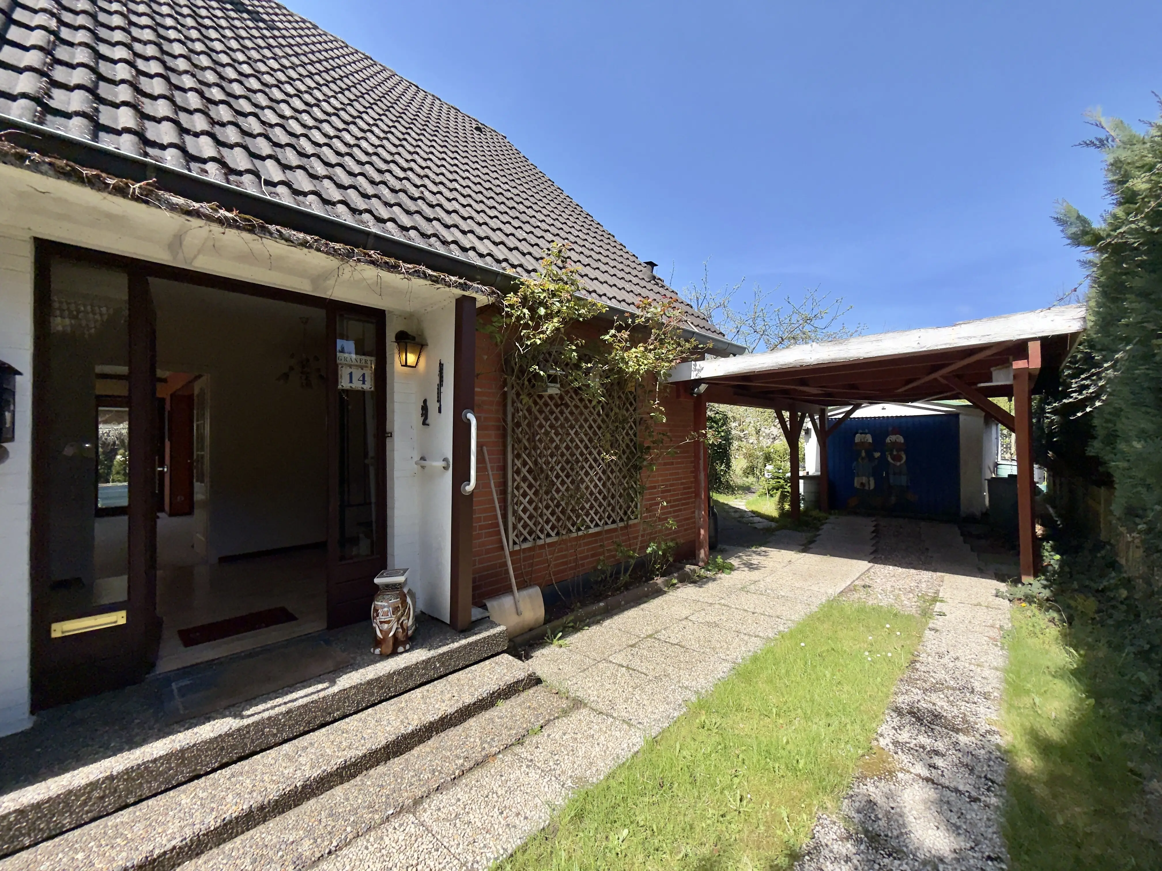 Familientraum mit idyllischem Grundstück! Renovierungsbedürftiges EFH mit Terrasse und Garten