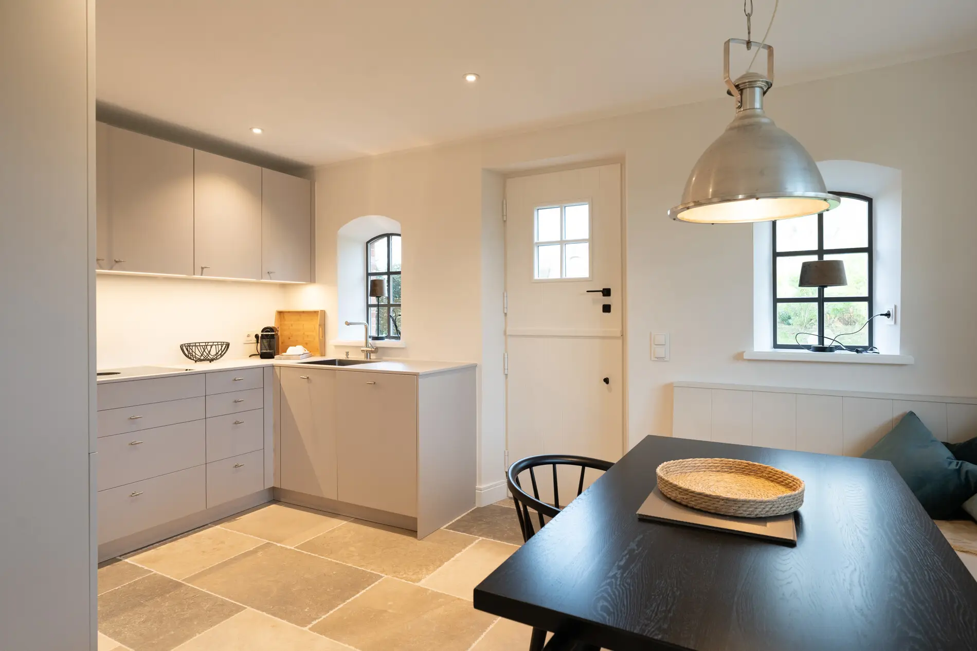 Exklusives Wohnen auf Sylt! Luxuriöse Doppelhaushälfte in Archsum zur Miete