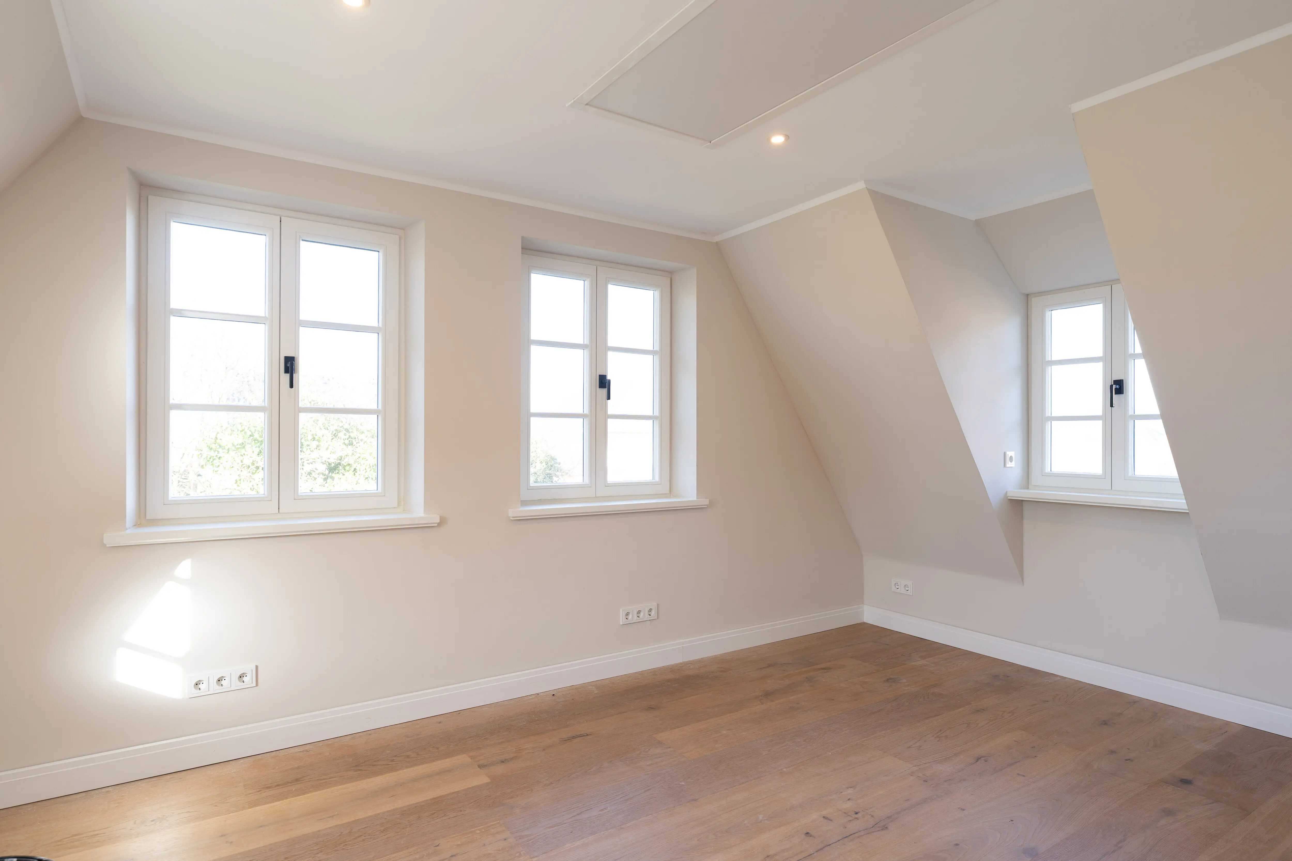 Hochwertig ausgestattete Neubau-Doppelhaushälfte unter Reet in Wenningstedt