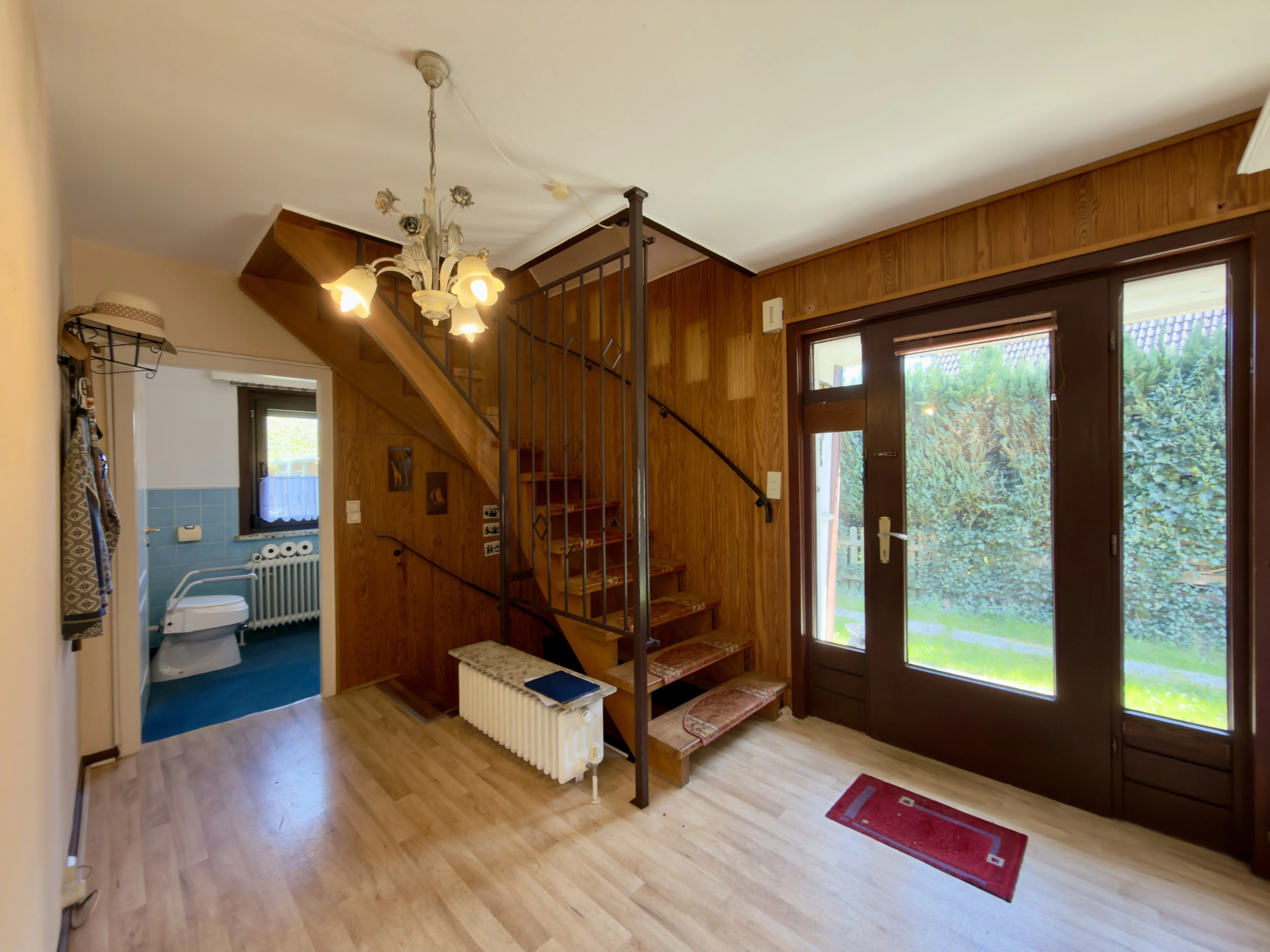 Familientraum mit idyllischem Grundstück! Renovierungsbedürftiges EFH mit Terrasse und Garten
