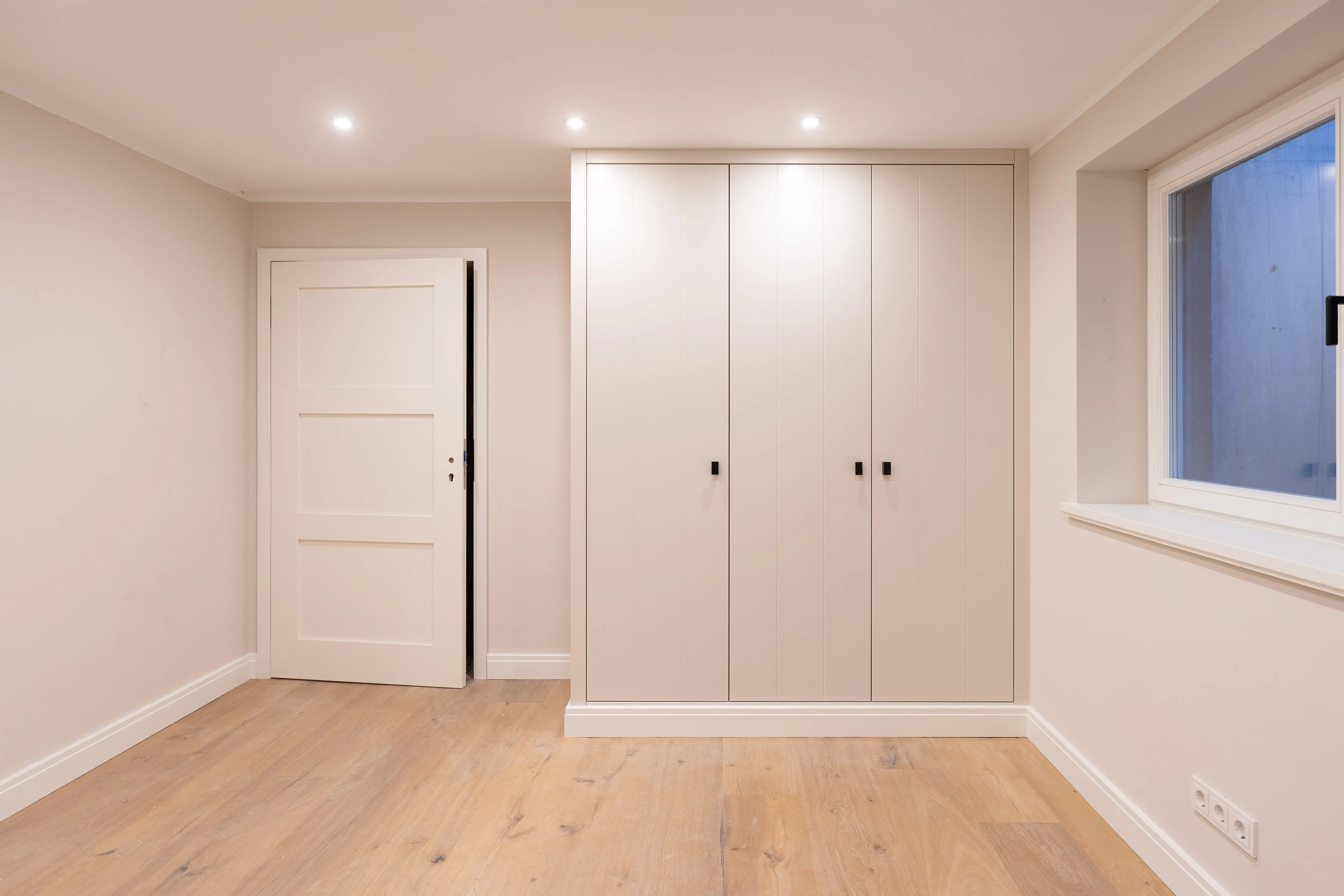 Hochwertig ausgestattete Neubau-Doppelhaushälfte unter Reet in Wenningstedt