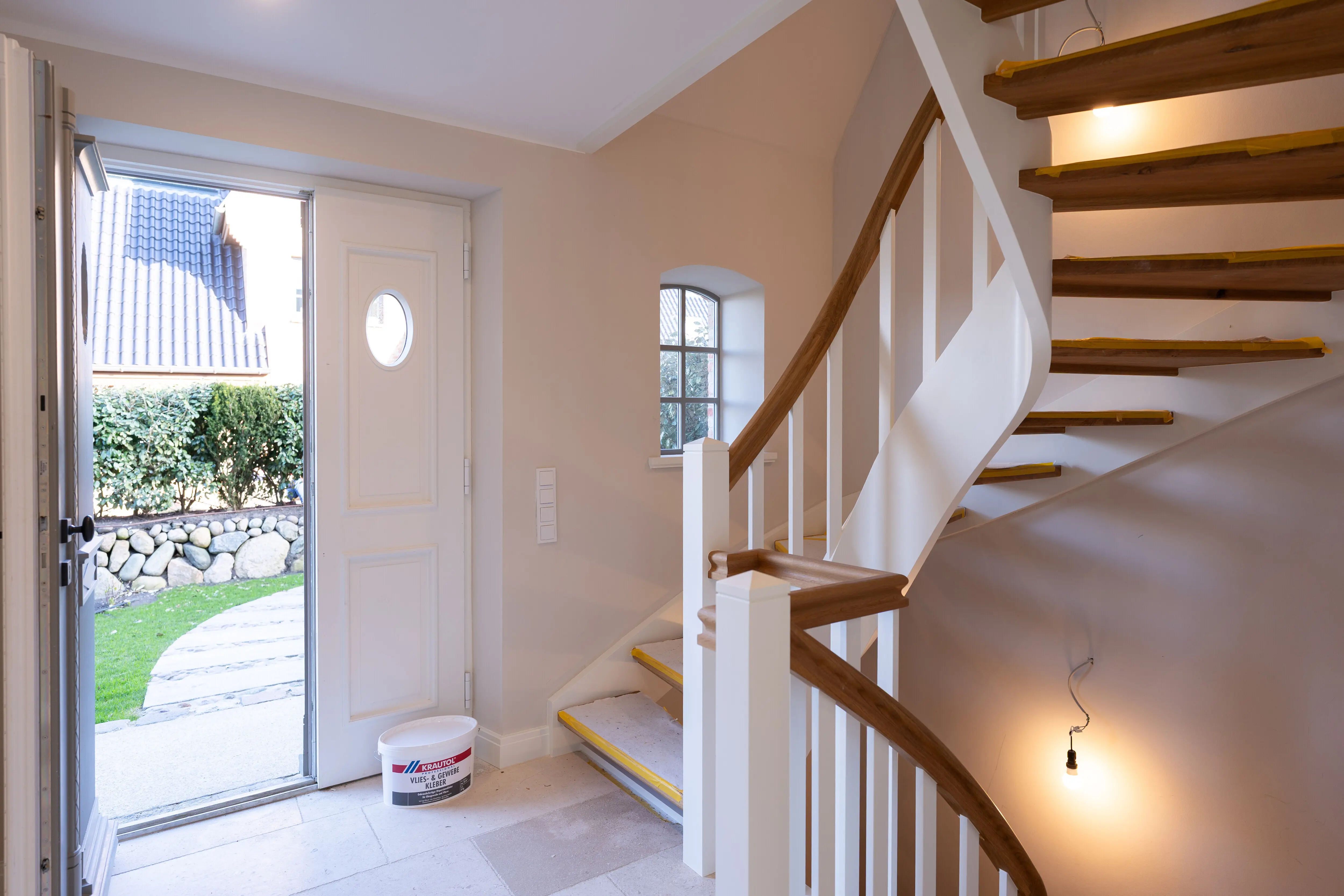 Hochwertig ausgestattete Neubau-Doppelhaushälfte unter Reet in Wenningstedt