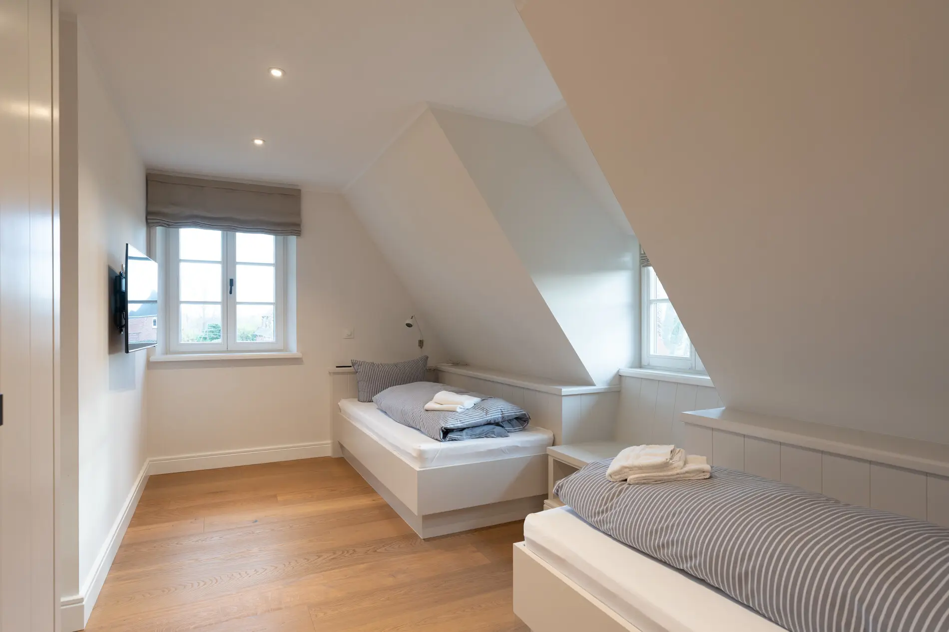 Exklusives Wohnen auf Sylt! Luxuriöse Doppelhaushälfte in Archsum zur Miete